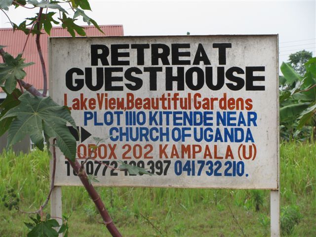 [picture of a sign to the guesthouse (entebbe - kampala)]